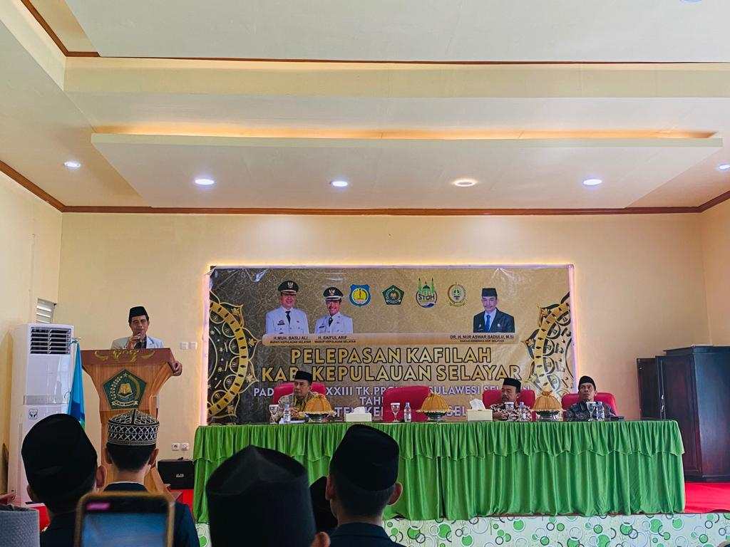 Wakil Bupati Kepulauan H. Saiful Arif, SH melepas secara resmi kontingen kafilah Kabupaten Kepulauan Selayar untuk mengikuti ajang STQH (Seleksi Tilawatil Qur'an dan Hadits) Ke-33 Tingkat Provinsi Sulawesi Selatan di Aula Kantor Kemenag Selayar