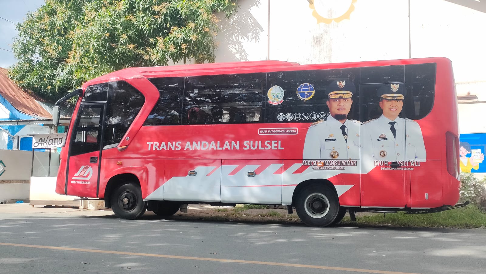 Terima Dua Unit Bus Trans Andalan Sulsel, Dishub Selayar Langsung Sosialisasi ke Masyarakat.