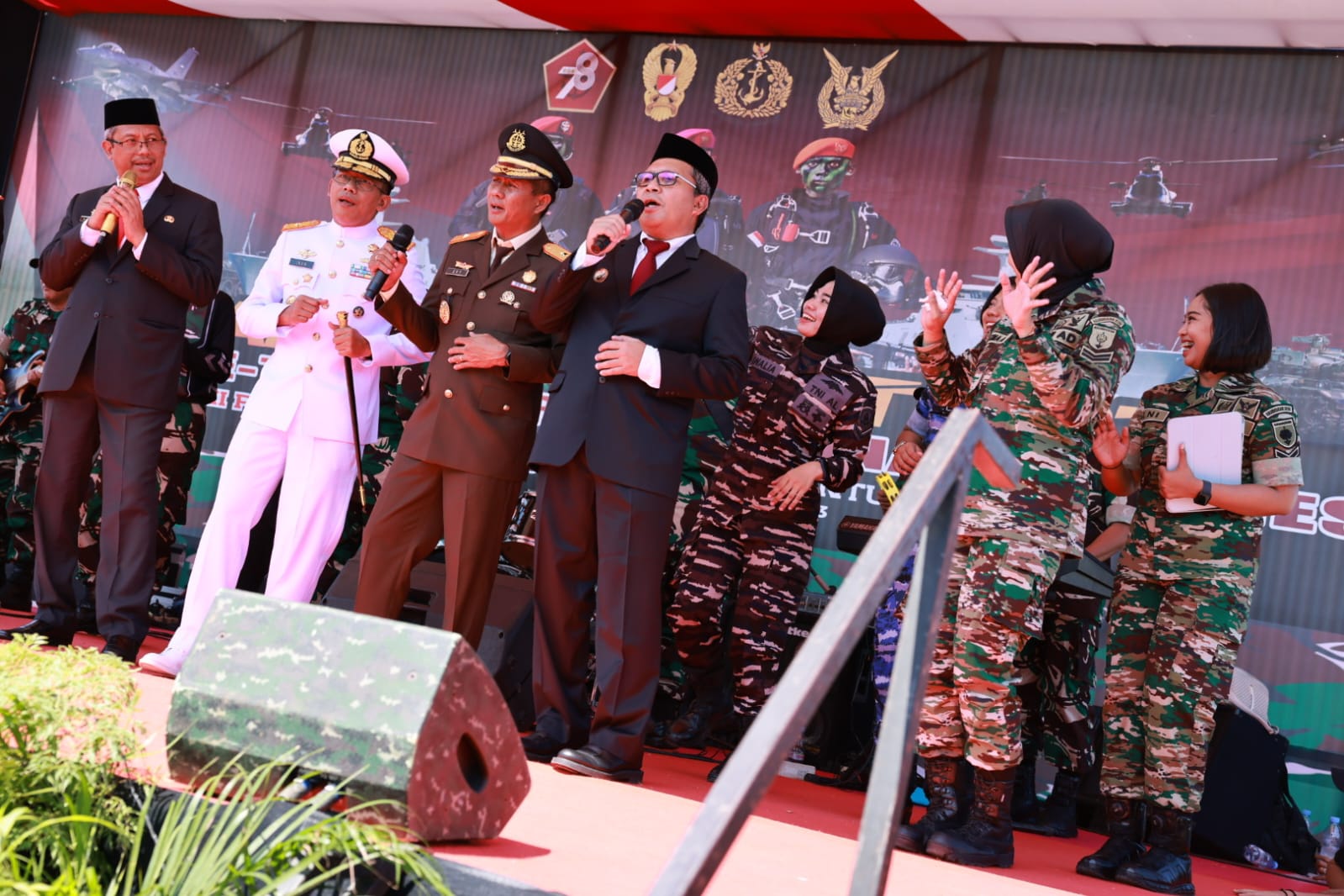 Wali Kota Makassar Moh Ramdhan Pomanto mengatakan, dalam memperingati HUT TNI ke-78 tahun pada 5 Oktober mendatang, masyarakat Makassar turut senang dan bergembira merayakannya.