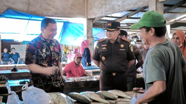 Bupati Selayar Pastikan Kesediaan Stok di Pasar Rakyat Bonea
